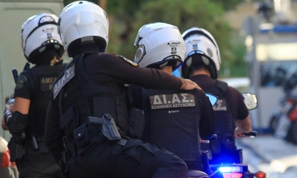 Ναρκωτικά βρέθηκαν στο αυτοκίνητο που καταδίωξαν στην Λιοσίων